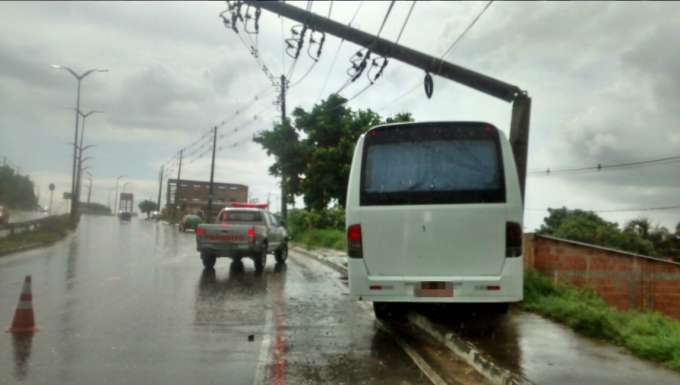 Trabalhadores envolvidos em acidente com micro-ônibus já receberam alta médica