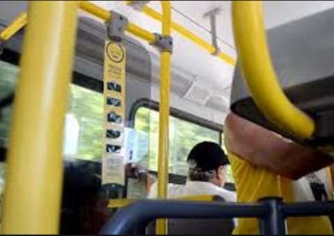 Prefeitura fiscaliza fornecimento de troco em coletivos de Manaus  