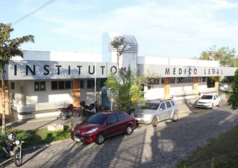 Durante briga, homem é morto por 'amigo' com golpe de barra de ferro em Manaus