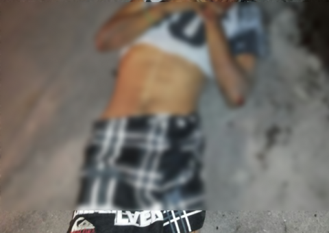 Jovem tenta roubar e é espancado por populares em Manaus