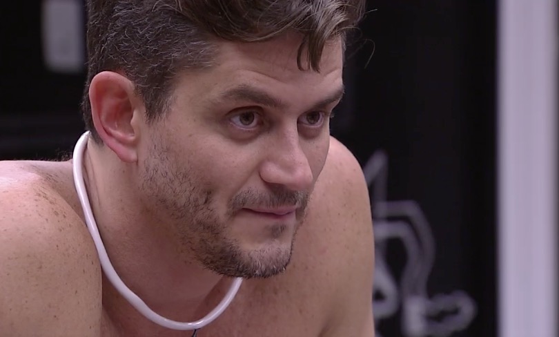 BBB17: Longe de Emilly, Marcos revela desejo de casar com ex