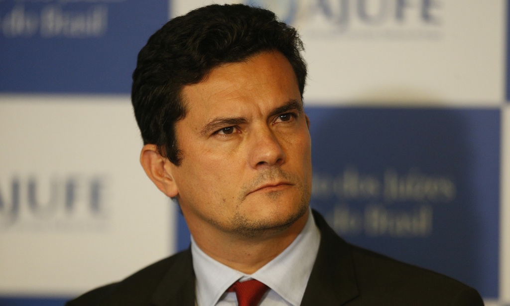 Moro determina coercitiva e apreende laptop de blogueiro para descobrir fontes