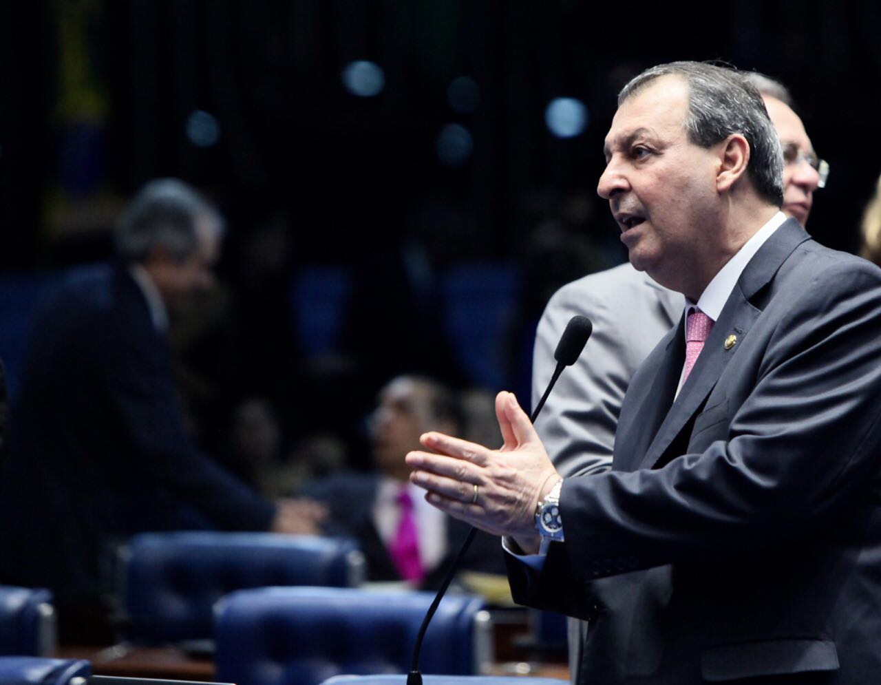 Omar Aziz defende fim do foro privilegiado para agentes públicos