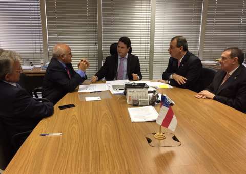 Melo viabiliza investimento para anéis viários que ligarão Distrito ao Aeroporto de Manaus