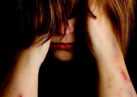 Estupro coletivo de adolescente é transmitido ao vivo no Facebook 