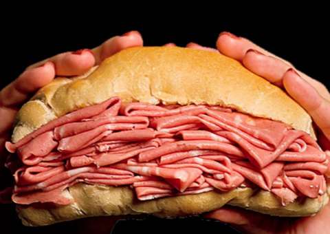  Afinal do que é feita a mortadela?