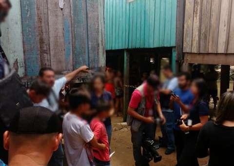 Mulher é assassinada dentro de casa por homem encapuzado em Manaus