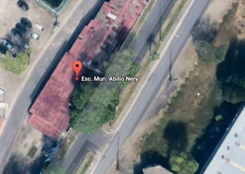 Disfarçados de estudantes, homens assaltam escola na Av. Torquato Tapajós