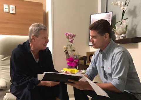 Após cirurgia na próstata, prefeito Arthur se recupera bem 