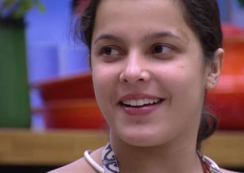 BBB17: Marcos sugere que não usou camisinha em sexo com Emilly 
