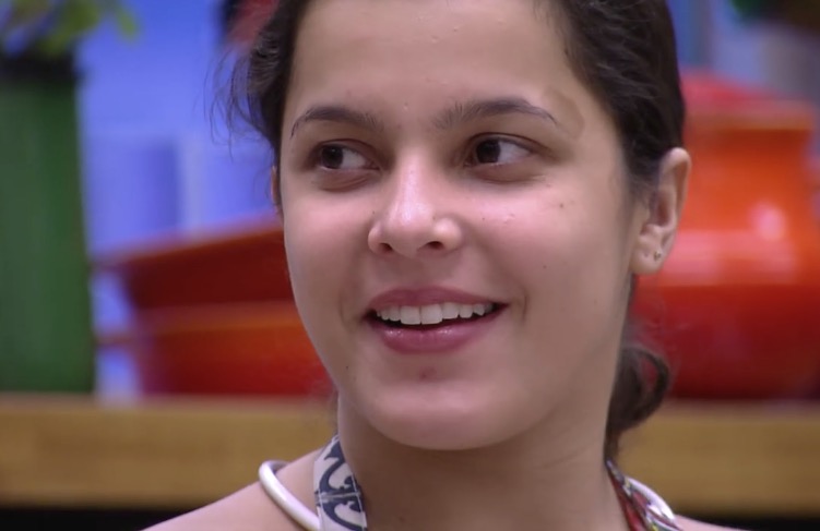 BBB17: Marcos sugere que não usou camisinha em sexo com Emilly 
