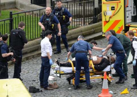 Polícia confirma quatro mortos e ao menos 20 feridos após ataque em Londres