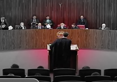 Acompanhe ao vivo o julgamento do recurso de José Melo contra cassação de mandato