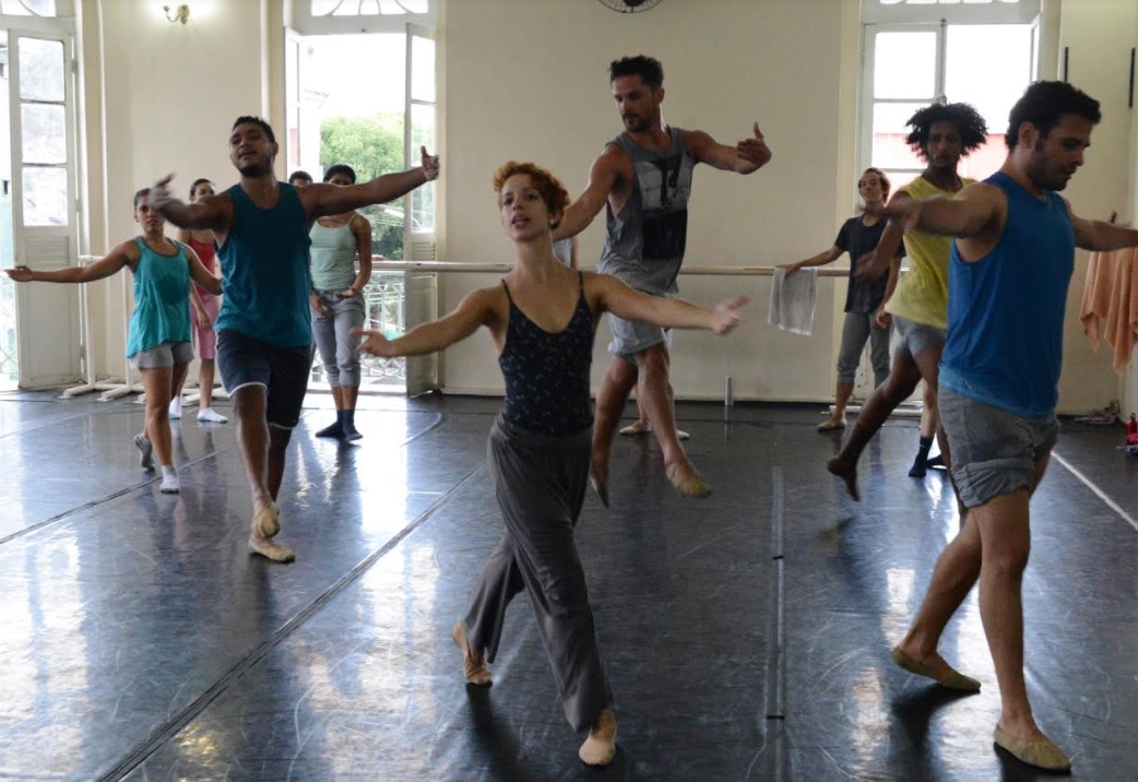 Espetáculo de dança ‘Por um momento’ ganha novas apresentações