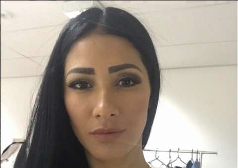 Simaria solta o verbo após internauta criticar Simone