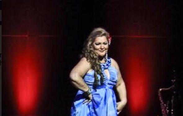 Lucilene Castro apresenta show eclético nesta sexta-feira