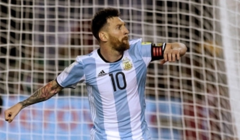 Argentina bate Chile, entra na zona de classificação e complica o rival