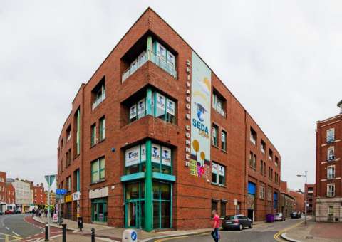 Escola de inglês oferece bolsas de estudo de até 100% na Irlanda  