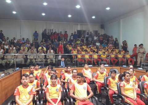 Bombeiros Mirins são promovidos a alunos-cabos no Amazonas  