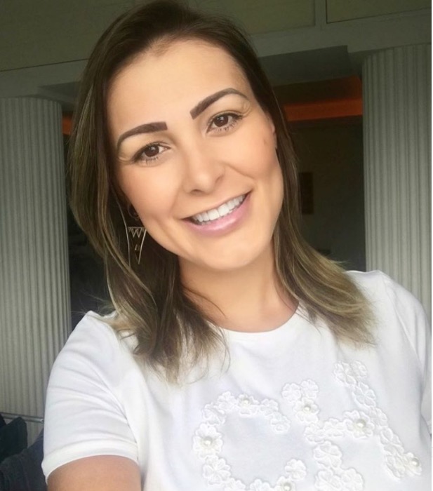 Andressa Urach se revolta após ter fotos nuas divulgadas em site