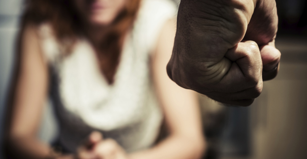 Espancada por companheiro, mulher procura hospital e é perseguida no AM