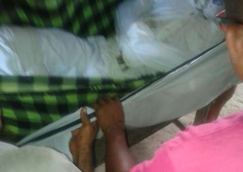 Homem encontra sobrinho morto em rio no Amazonas 