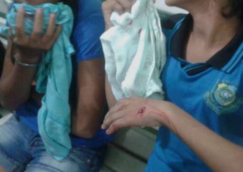 Adolescentes em moto causam acidente grave e deixam 4 feridos no Amazonas