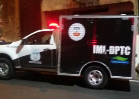 Usando fralda geriátrica, corpo de homem é encontrado em matagal na zona Leste