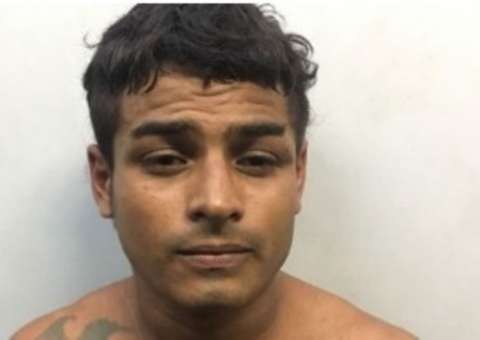 Foragido do Compaj é recapturado em Manaus com drogas escondidas em pilhas