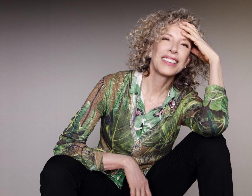 Marília Gabriela responde boatos de que teria namorado mulheres