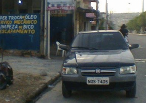 Com arma apontada na cabeça, trabalhador tem carro roubado em Manaus