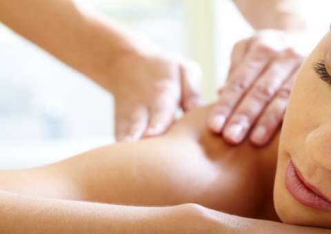 Massagem tântrica: O que você precisa saber antes de experimentar