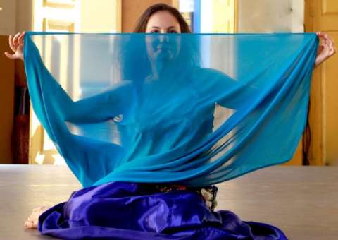 Caminhos da Arte abre inscrições para oficina de Dança do Ventre com Nabila Litaiff