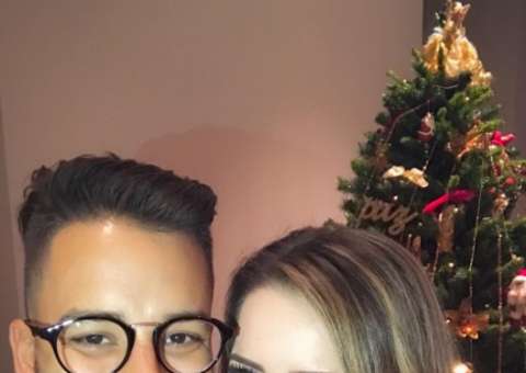 Sandy e Junior se reencontram com elenco do seriado 15 anos depois