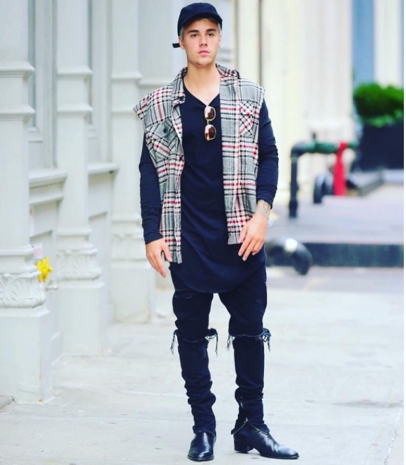 Justin Bieber procura em prostíbulos mulheres para suas festinhas no Brasil