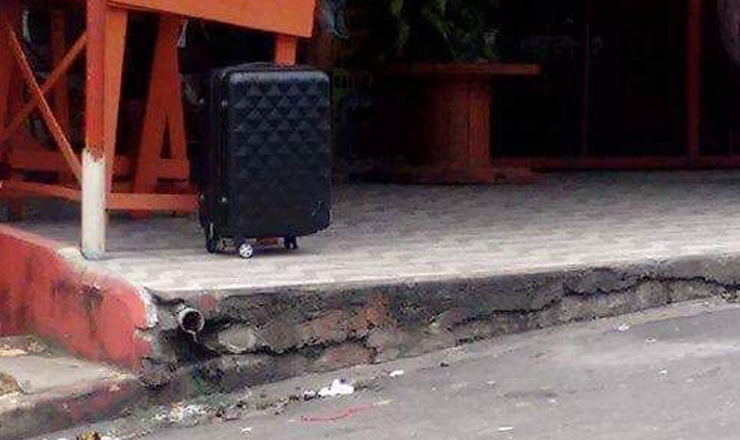 Carro preto abandona mala com suposta bomba e assusta moradores em Manaus