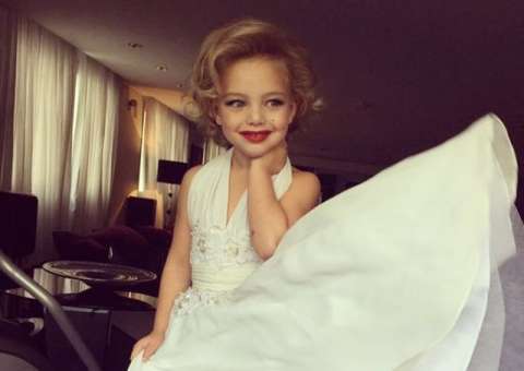 Escolha do tema de festa da filha de Sheila Mello causa polêmica na internet