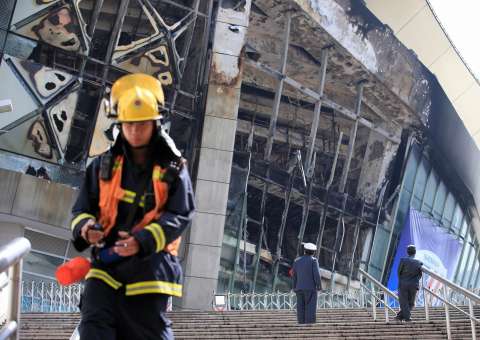 Incêndio destrói parte do estádio de novo time de Tevez