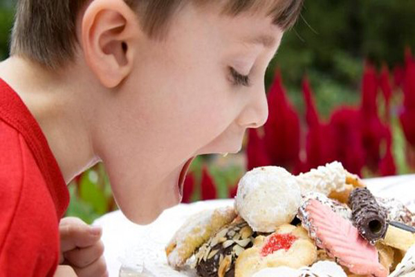 Doces e refrigerantes em excesso podem causar hiperatividade infantil