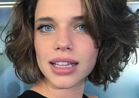 Fotografada aos beijos com nova namorada, Bruna Linzmeyer se declara na web