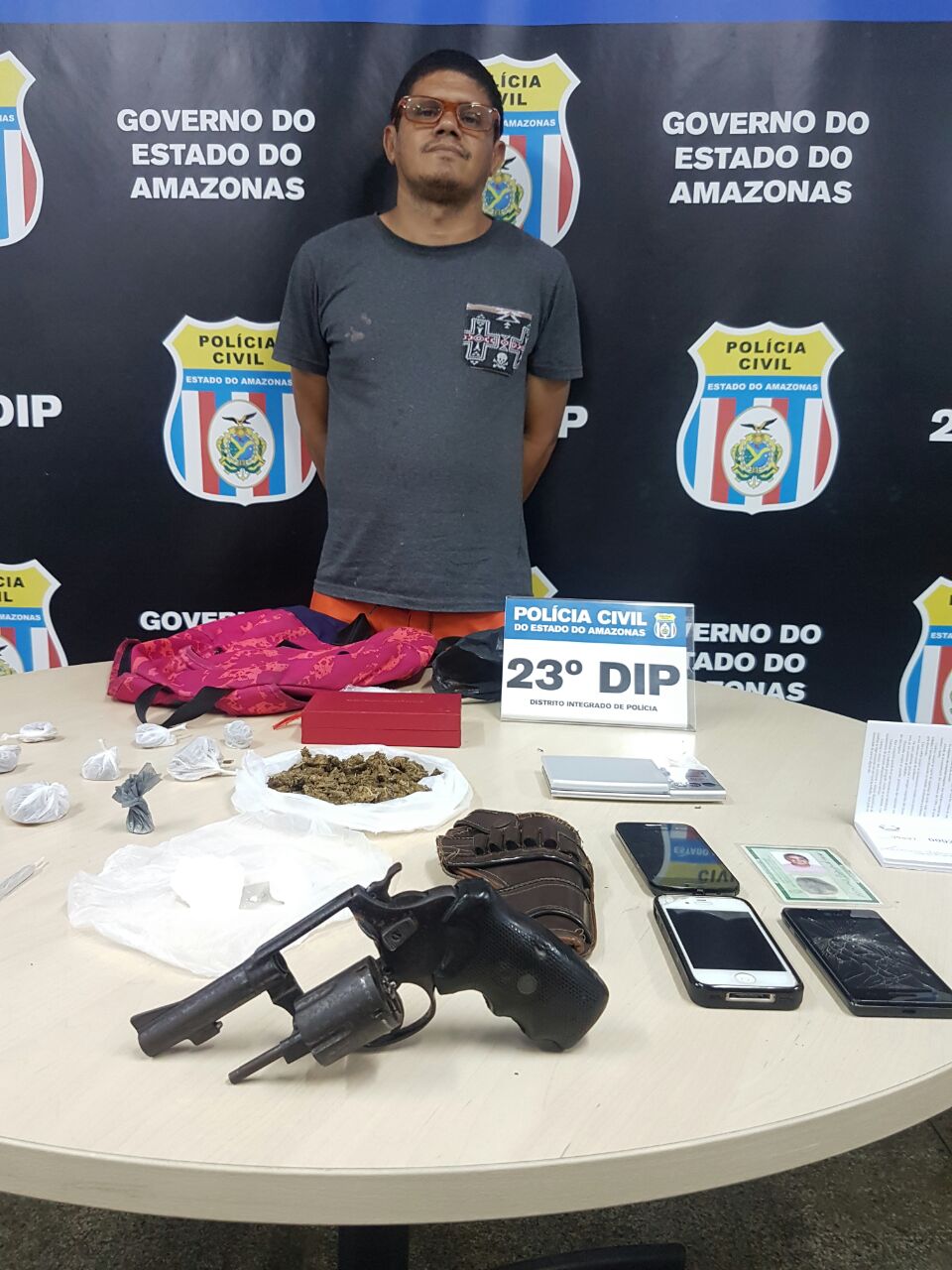 Homem usava 'passeio com cachorro' para vender drogas em  Manaus