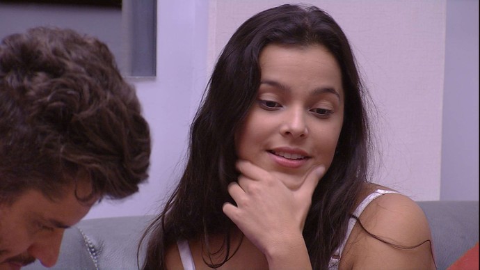 BBB17: Marcos questiona Emilly sobre eliminação e sister revela sua candidata ao prêmio