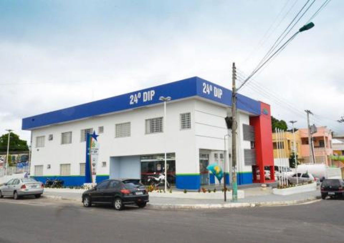 Homem tenta assaltar professora e por pouco não é linchado no Centro de Manaus