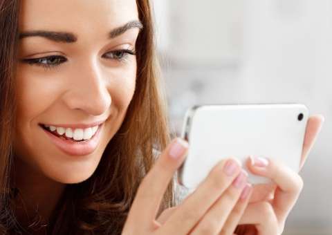 WhatsApp é o meio mais usado dos solteiros para mentir para o crush 