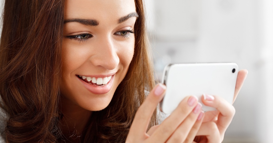 WhatsApp é o meio mais usado dos solteiros para mentir para o crush 