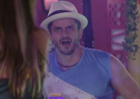 BBB17: Após briga com Emilly, Marcos revela a Ilmar desejo por Vivian
