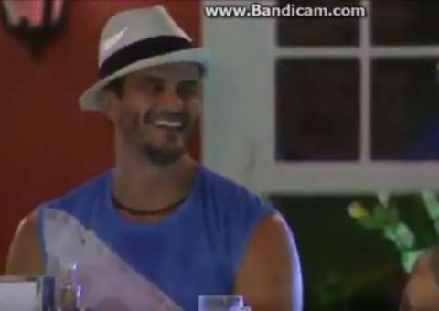 BBB17: Marcos diz que foi aconselhado por produção: “Depois você come a Vivian”