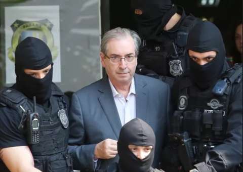 Moro condena Eduardo Cunha a 15 anos e 4 meses de prisão 