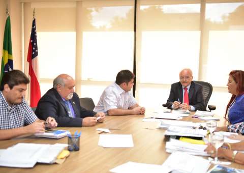 Governo discute melhorias para infraestrutura do interior do Amazonas