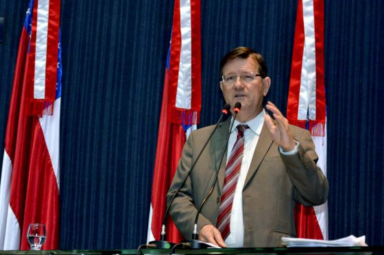 José Ricardo propõe CPI para investigar “farra” com o incentivo de combustível e da frota de ônibus